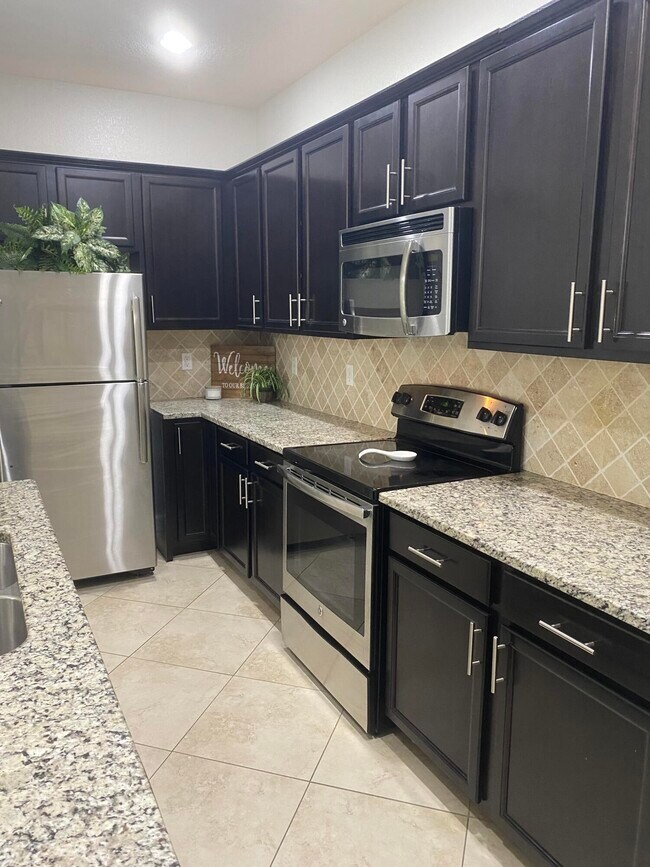 Building Photo - 9550 SW Purple Martin Way