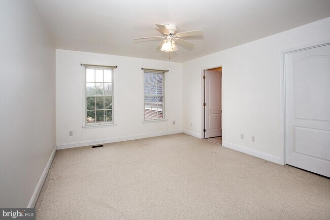 Building Photo - 189 Christopher Dr