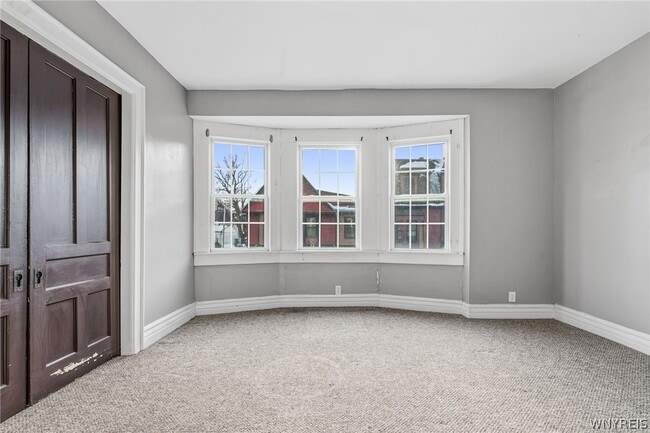 Building Photo - 2114 Seneca St