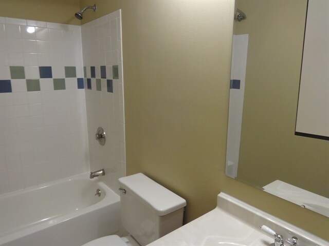 Building Photo - 2400 Warfield Dr