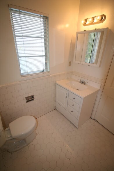 Building Photo - 9962 Durant Dr