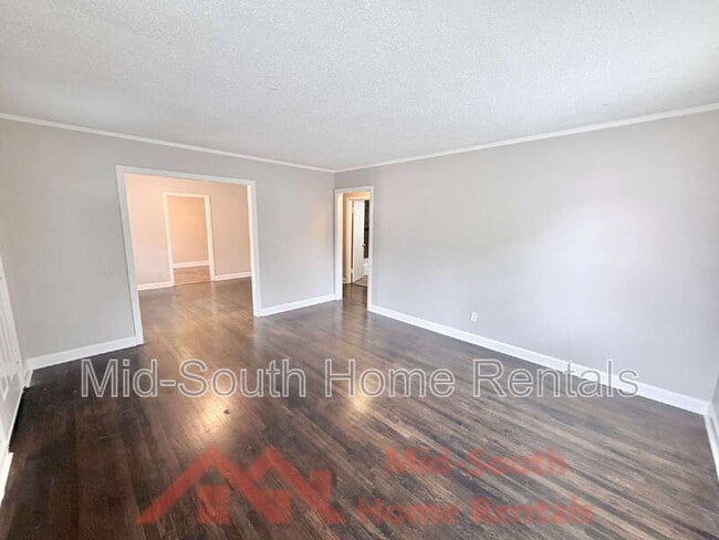 Building Photo - 1603 Delano Ave