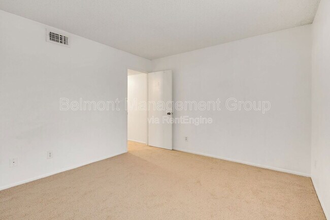 Building Photo - 2030 Cascades Blvd