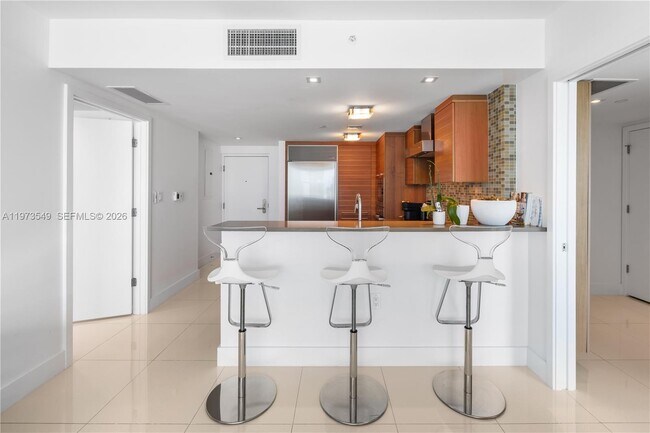 Building Photo - 6801 Collins Ave