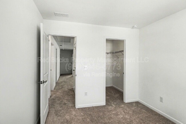 Building Photo - 1706 Heron Ct