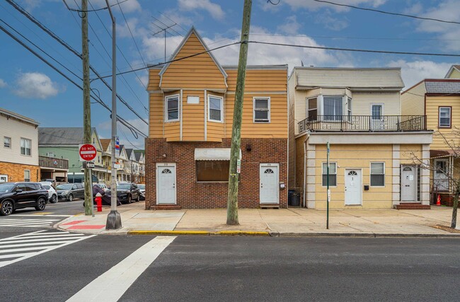 Primary Photo - 378 Avenue C
