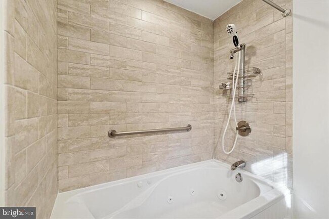 Building Photo - 201 Chandler Dr