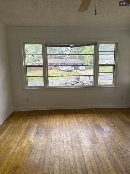 Building Photo - 4008 Macaulay Cove