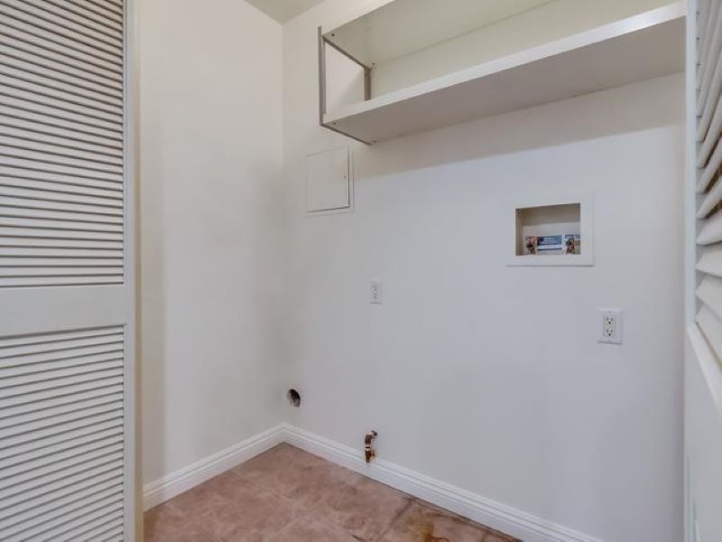 Building Photo - 700 S Ardmore Ave