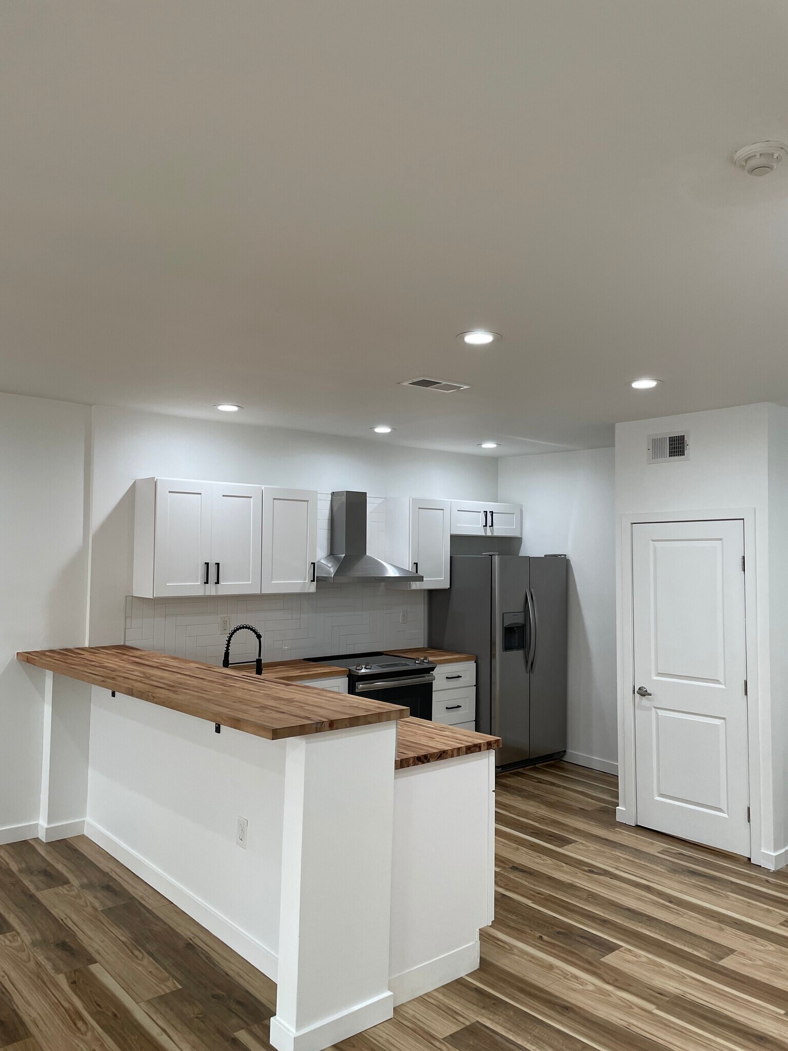 kitchen - 1105 S 47th St