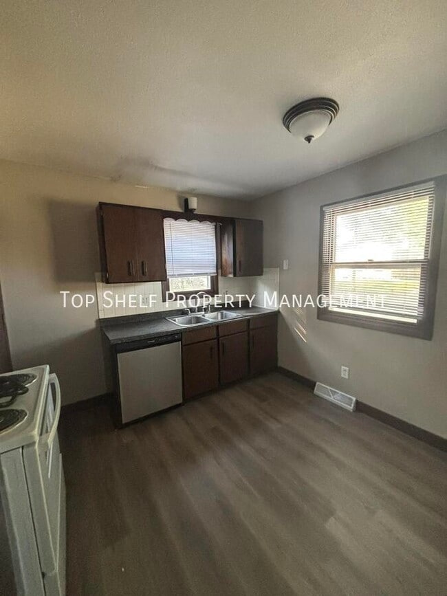 Building Photo - 4317 67th St
