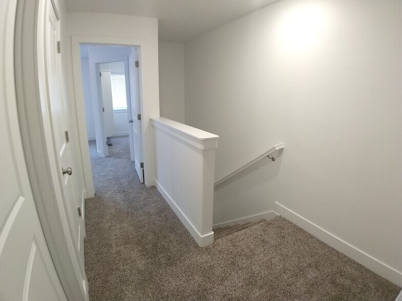 Building Photo - 335 S 1540 E