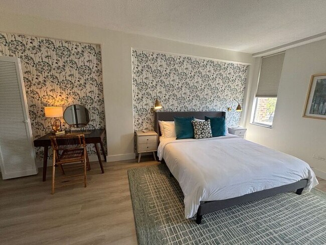 Building Photo - 14 Lockwood Dr