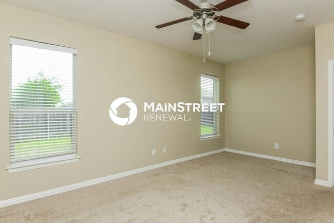 Building Photo - 3 Bedroom Pet-Friendly Home in Crowley, TX with Main Street Renewal