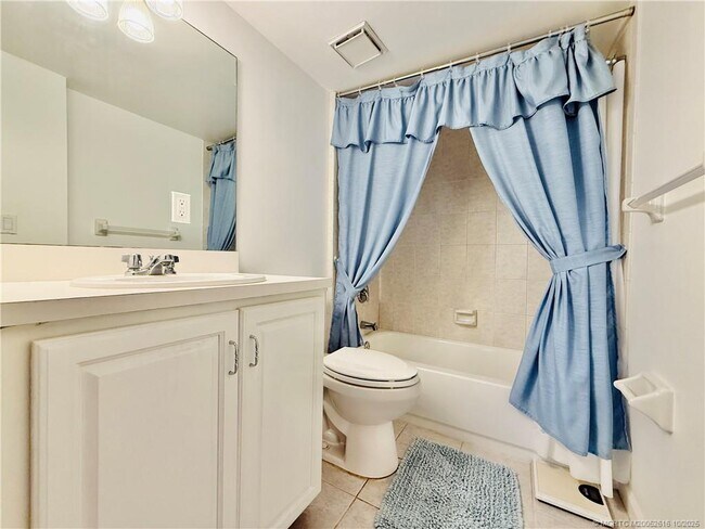 Building Photo - 9490 S Ocean Dr