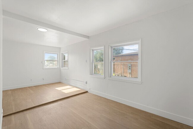 Building Photo - Freshly Remodeled 3 Bed / 2 Bath Home with Large Private Yard