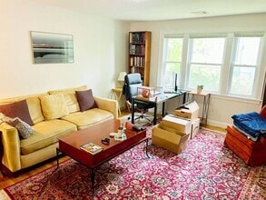 Building Photo - AVAILABLE FOR RENT!!! Well maintained 1 Be...