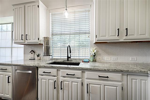 Building Photo - 2400 Sweet Grass Trail