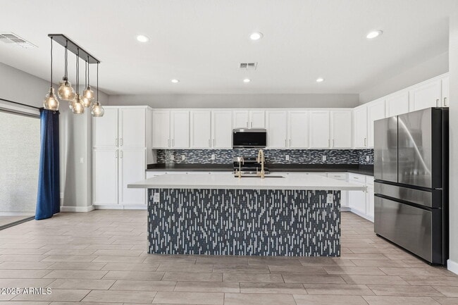 Building Photo - 10915 E Rafael Ave