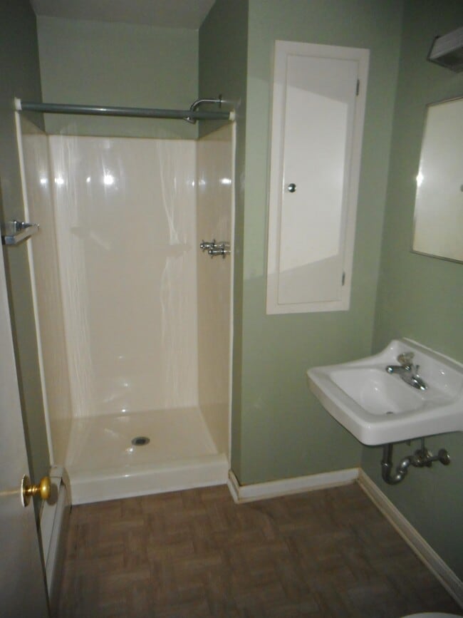 Building Photo - 116 N Union Ave