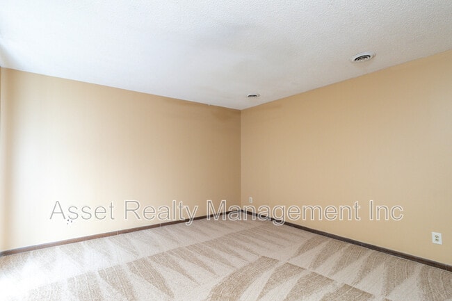 Building Photo - 504 Cedartop Ln NW