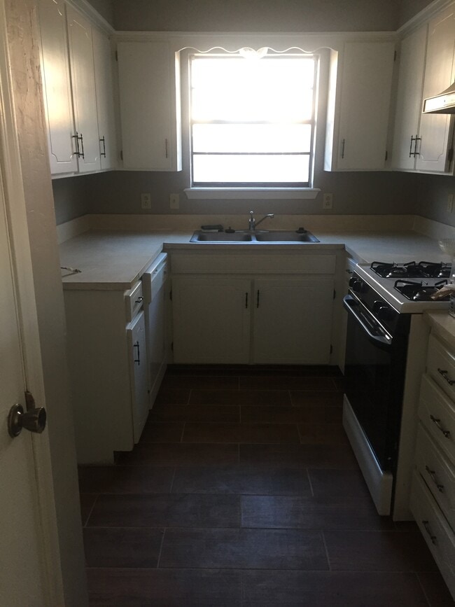Building Photo - 1015 Sugarloaf Dr