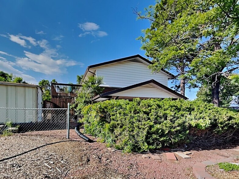 Building Photo - 1051 Hathaway Dr