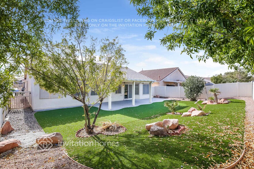 Building Photo - 1424 Laughing Larkspur Ave