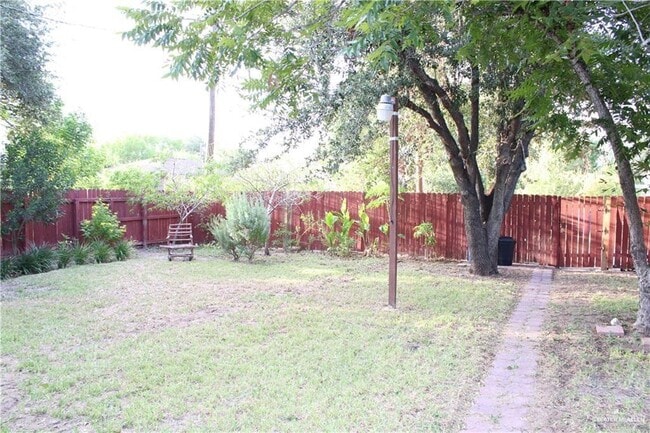 Building Photo - 8 Pecan Ave