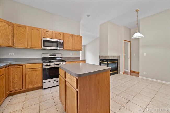 Building Photo - 2402 Wilton Ln