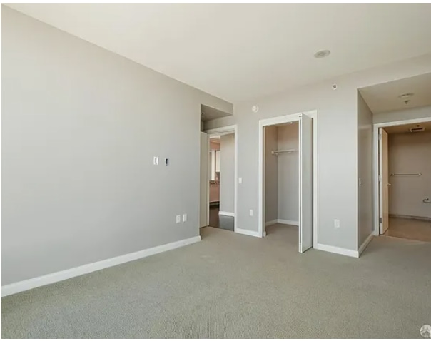 Building Photo - 425 1st St