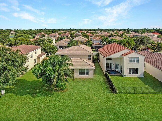 Building Photo - 8895 Chestnut Ridge Way