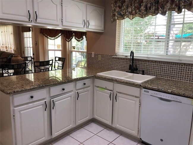 Building Photo - 806 Island Meadow Ct
