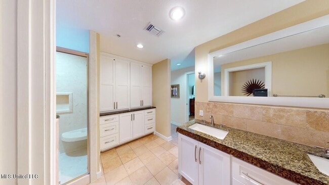 Building Photo - 2060 Beach Blvd