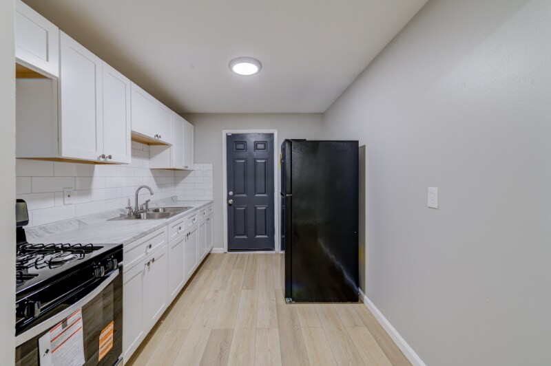Building Photo - 4063 Esseldale Dr