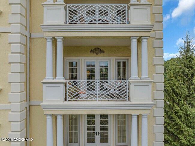Building Photo - 1021 Oval Rd