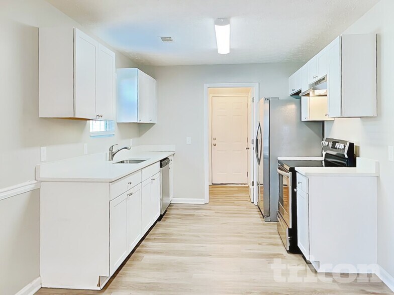 Building Photo - 10931 Cimmaron Ct