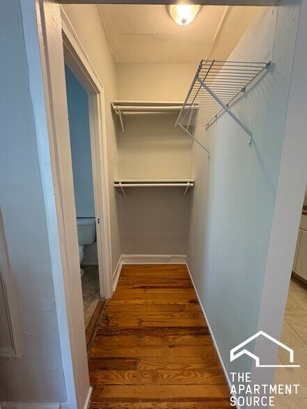 Building Photo - 2825 N Burling St