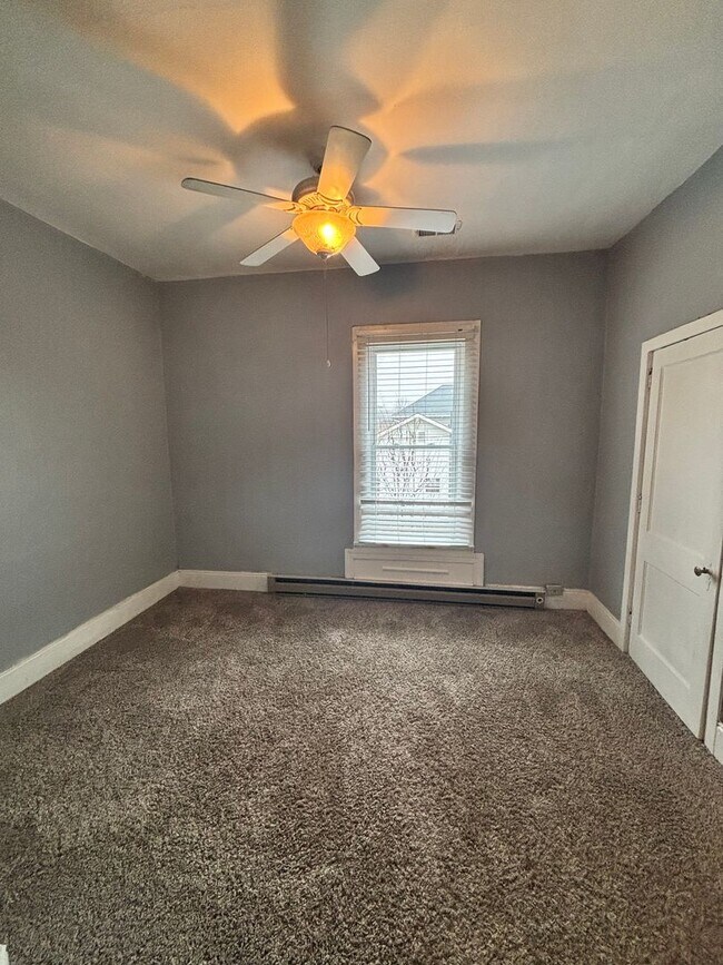 Building Photo - 2337 E 5th Ave