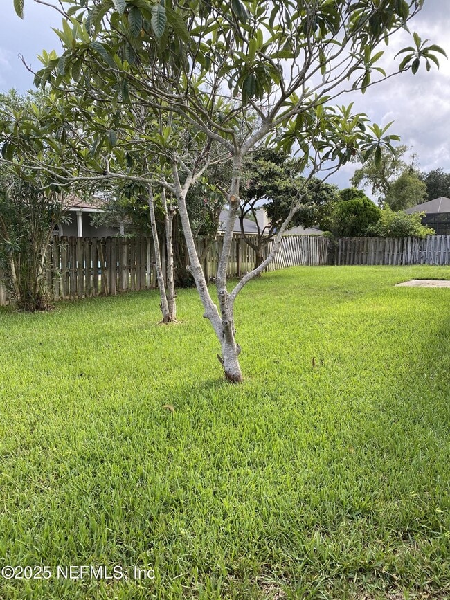 Building Photo - 12976 Chets Creek Dr S