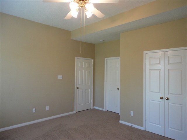 Building Photo - 17927 Scenic Oaks Dr