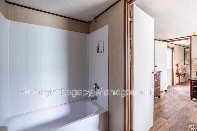 Building Photo - 57 Shady Cir