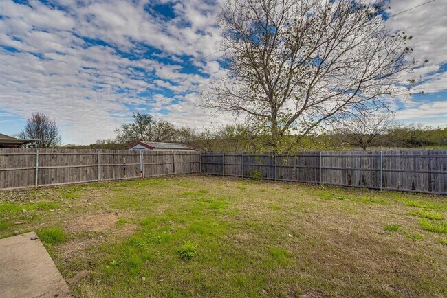 Building Photo - 1618 Sabine Dr