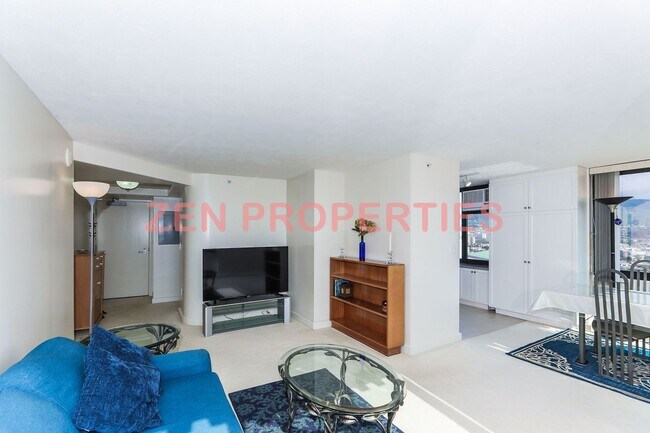 Building Photo - Fully furnished 2 bdrm / 2 bath / 1 parking unit at The Windsor Waikiki