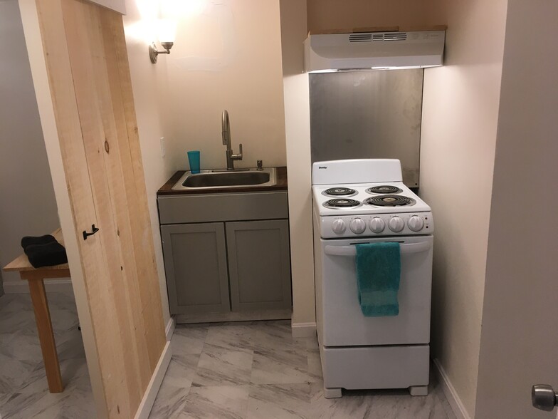 New Kitchen - 61 Pennichuck St