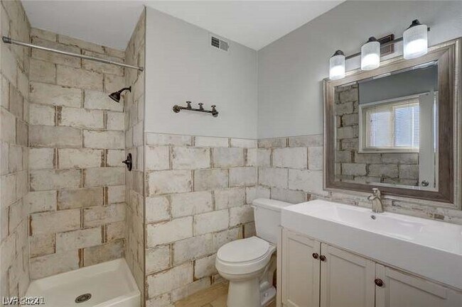 Building Photo - 4044 Pepe Cir