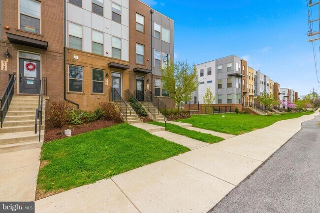 Building Photo - 5104 Randolph Rd