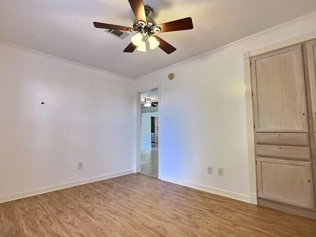 Building Photo - 3-bedroom 2-bathroom home in Vancleave, MS!