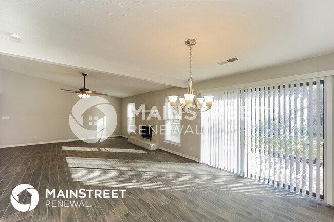Building Photo - 3376 Deshong Dr SW