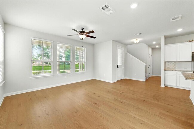 Building Photo - 8007 Orizzonte St